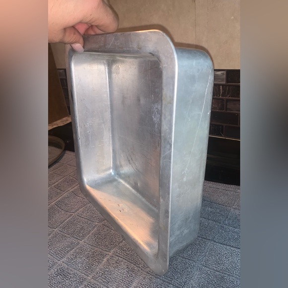 BLACK+DECKER 3 in 1 Toaster Oven & Random Kitchen Utensils - Picture 10 of 14